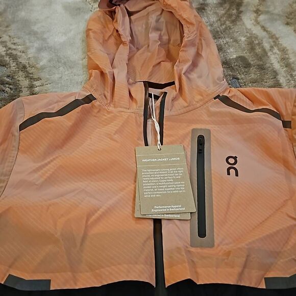 On running womens weather jacket lumos woodrose black Size xs. New with tags - Picture 7 of 10